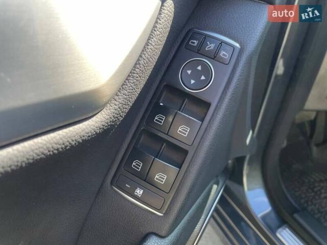 Серый Мерседес Ц-Класс, объемом двигателя 2.14 л и пробегом 306 тыс. км за 10490 $, фото 24 на Automoto.ua