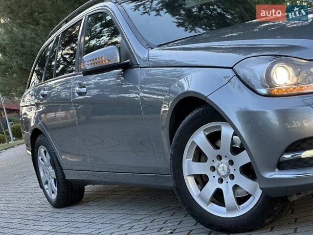 Сірий Мерседес Ц-Клас, об'ємом двигуна 2.2 л та пробігом 250 тис. км за 12850 $, фото 12 на Automoto.ua