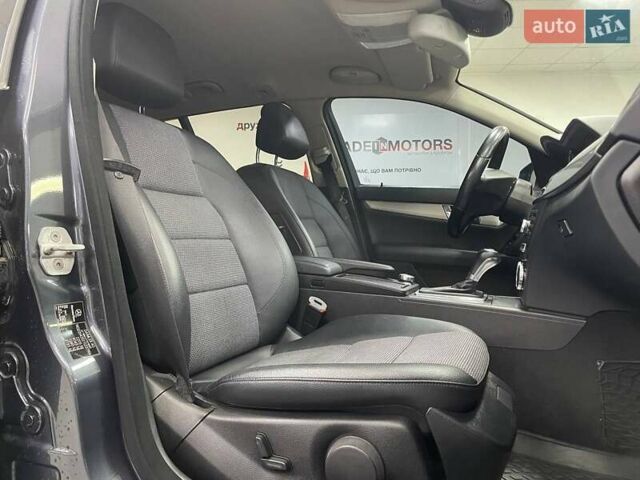 Сірий Мерседес Ц-Клас, об'ємом двигуна 2.14 л та пробігом 306 тис. км за 10490 $, фото 38 на Automoto.ua