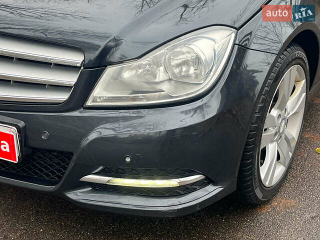 Серый Мерседес Ц-Класс, объемом двигателя 2.2 л и пробегом 208 тыс. км за 12890 $, фото 4 на Automoto.ua