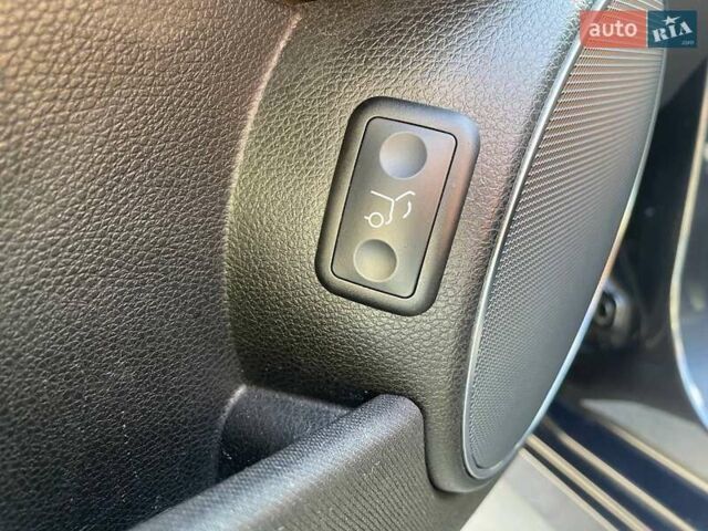 Серый Мерседес Ц-Класс, объемом двигателя 2.14 л и пробегом 306 тыс. км за 10490 $, фото 25 на Automoto.ua