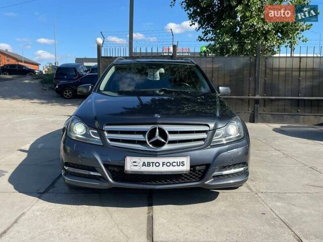 Серый Мерседес Ц-Класс, объемом двигателя 2.14 л и пробегом 306 тыс. км за 10490 $, фото 1 на Automoto.ua