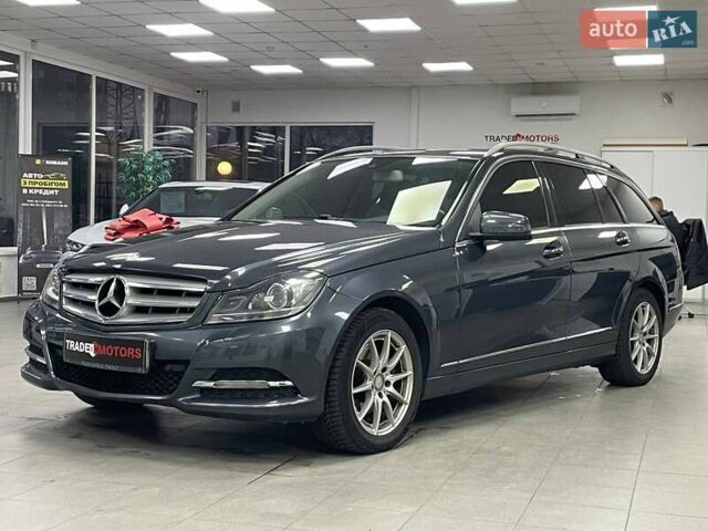 Сірий Мерседес Ц-Клас, об'ємом двигуна 2.14 л та пробігом 306 тис. км за 10490 $, фото 6 на Automoto.ua