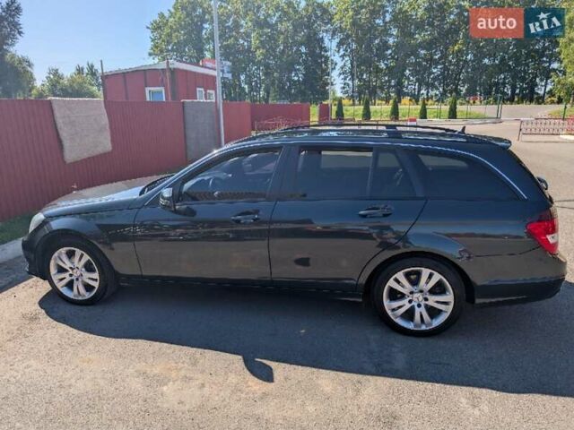 Серый Мерседес Ц-Класс, объемом двигателя 2.14 л и пробегом 210 тыс. км за 13000 $, фото 4 на Automoto.ua
