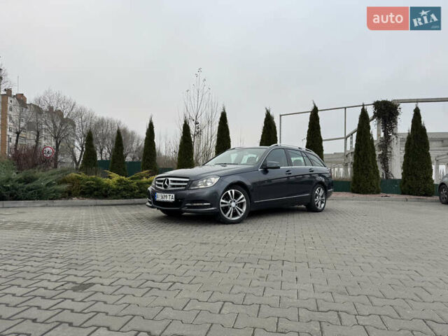 Сірий Мерседес Ц-Клас, об'ємом двигуна 2.14 л та пробігом 308 тис. км за 9900 $, фото 1 на Automoto.ua