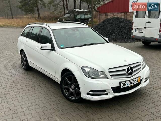 Серый Мерседес Ц-Класс, объемом двигателя 2.15 л и пробегом 265 тыс. км за 13500 $, фото 4 на Automoto.ua