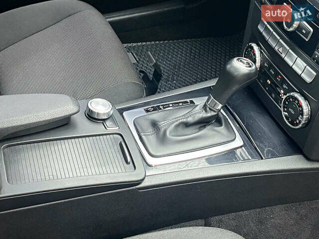 Серый Мерседес Ц-Класс, объемом двигателя 2.2 л и пробегом 208 тыс. км за 12890 $, фото 17 на Automoto.ua