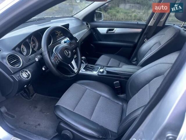 Сірий Мерседес Ц-Клас, об'ємом двигуна 2.1 л та пробігом 455 тис. км за 7900 $, фото 9 на Automoto.ua