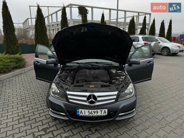 Сірий Мерседес Ц-Клас, об'ємом двигуна 2.14 л та пробігом 308 тис. км за 9900 $, фото 9 на Automoto.ua