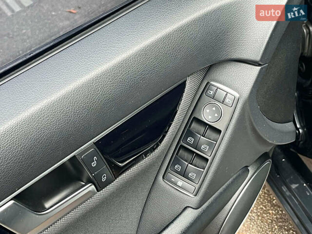 Серый Мерседес Ц-Класс, объемом двигателя 2.2 л и пробегом 208 тыс. км за 12890 $, фото 28 на Automoto.ua