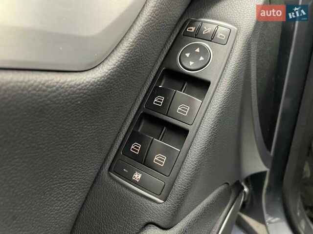 Серый Мерседес Ц-Класс, объемом двигателя 2.14 л и пробегом 306 тыс. км за 10490 $, фото 18 на Automoto.ua