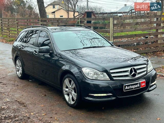 Серый Мерседес Ц-Класс, объемом двигателя 2.2 л и пробегом 208 тыс. км за 12890 $, фото 2 на Automoto.ua