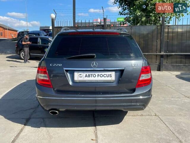 Серый Мерседес Ц-Класс, объемом двигателя 2.14 л и пробегом 306 тыс. км за 10490 $, фото 5 на Automoto.ua