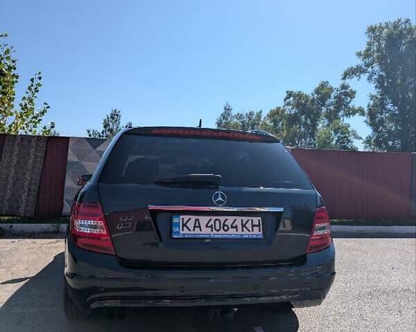 Серый Мерседес Ц-Класс, объемом двигателя 2.14 л и пробегом 210 тыс. км за 13000 $, фото 14 на Automoto.ua