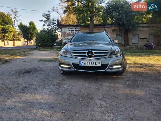 Сірий Мерседес Ц-Клас, об'ємом двигуна 2.14 л та пробігом 206 тис. км за 14800 $, фото 6 на Automoto.ua