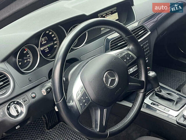 Серый Мерседес Ц-Класс, объемом двигателя 2.2 л и пробегом 208 тыс. км за 12890 $, фото 29 на Automoto.ua
