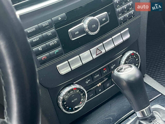 Серый Мерседес Ц-Класс, объемом двигателя 2.2 л и пробегом 208 тыс. км за 12890 $, фото 34 на Automoto.ua