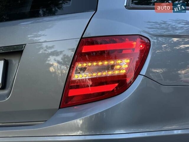 Серый Мерседес Ц-Класс, объемом двигателя 2.14 л и пробегом 250 тыс. км за 12700 $, фото 61 на Automoto.ua