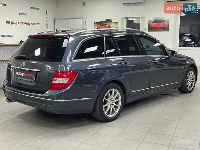 Серый Мерседес Ц-Класс, объемом двигателя 2.14 л и пробегом 306 тыс. км за 10490 $, фото 7 на Automoto.ua