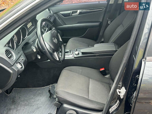 Серый Мерседес Ц-Класс, объемом двигателя 2.2 л и пробегом 208 тыс. км за 12890 $, фото 26 на Automoto.ua