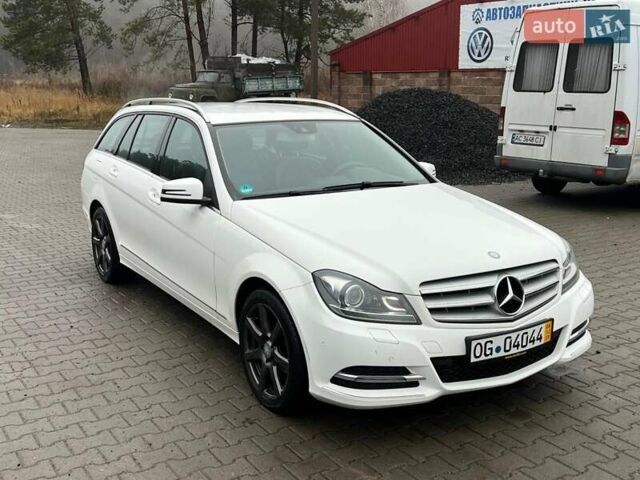 Серый Мерседес Ц-Класс, объемом двигателя 2.15 л и пробегом 265 тыс. км за 13500 $, фото 9 на Automoto.ua