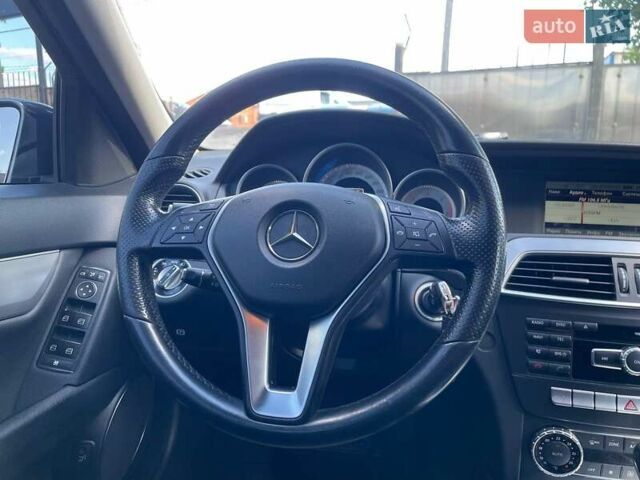 Серый Мерседес Ц-Класс, объемом двигателя 2.14 л и пробегом 306 тыс. км за 10490 $, фото 13 на Automoto.ua