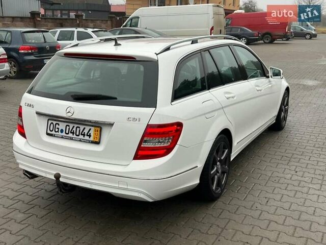 Серый Мерседес Ц-Класс, объемом двигателя 2.15 л и пробегом 265 тыс. км за 13500 $, фото 6 на Automoto.ua