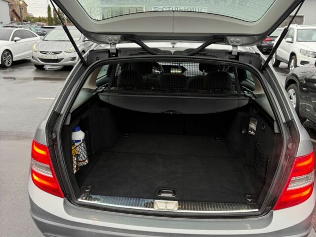 Сірий Мерседес Ц-Клас, об'ємом двигуна 2.2 л та пробігом 218 тис. км за 11000 $, фото 6 на Automoto.ua