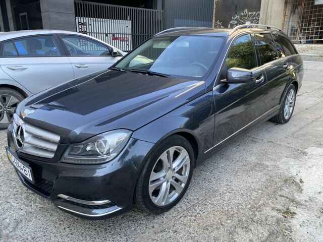 Серый Мерседес Ц-Класс, объемом двигателя 2.1 л и пробегом 220 тыс. км за 14900 $, фото 19 на Automoto.ua