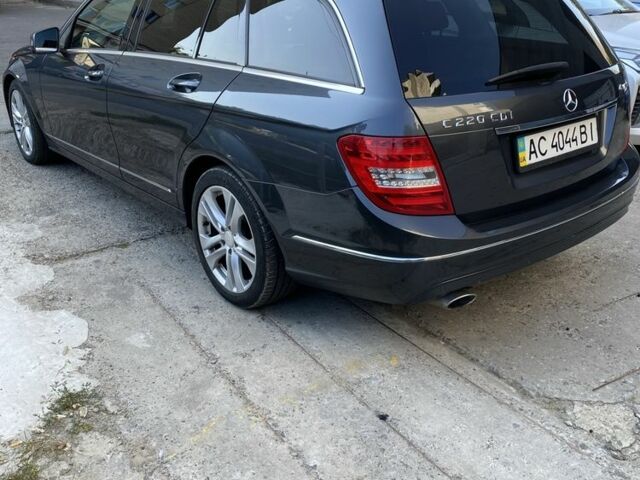 Серый Мерседес Ц-Класс, объемом двигателя 2.1 л и пробегом 220 тыс. км за 14900 $, фото 14 на Automoto.ua