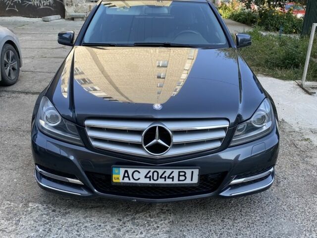 Серый Мерседес Ц-Класс, объемом двигателя 2.1 л и пробегом 220 тыс. км за 14900 $, фото 17 на Automoto.ua