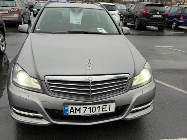 Сірий Мерседес Ц-Клас, об'ємом двигуна 2.2 л та пробігом 218 тис. км за 11000 $, фото 2 на Automoto.ua