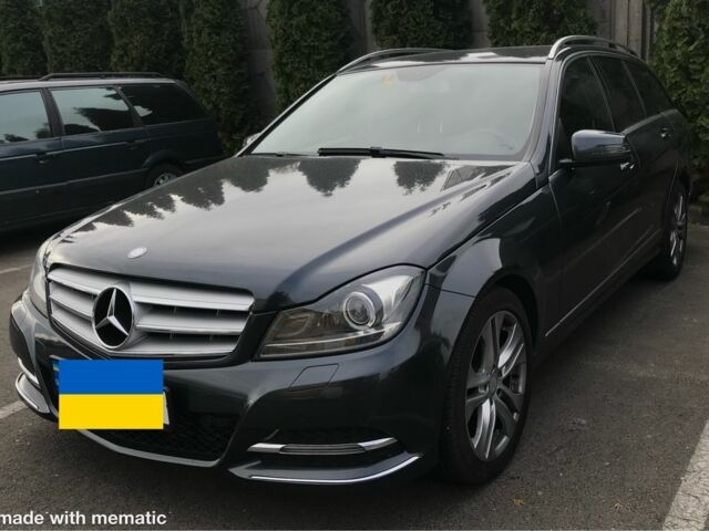 Серый Мерседес Ц-Класс, объемом двигателя 2.1 л и пробегом 220 тыс. км за 14900 $, фото 1 на Automoto.ua