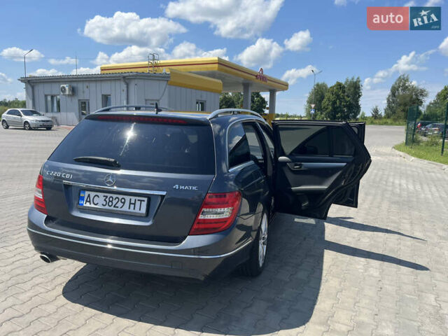 Сірий Мерседес Ц-Клас, об'ємом двигуна 2.14 л та пробігом 229 тис. км за 15900 $, фото 9 на Automoto.ua