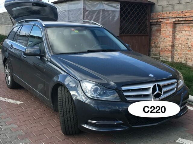 Серый Мерседес Ц-Класс, объемом двигателя 2.1 л и пробегом 220 тыс. км за 14900 $, фото 2 на Automoto.ua