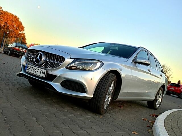 Серый Мерседес Ц-Класс, объемом двигателя 1.6 л и пробегом 72 тыс. км за 18800 $, фото 3 на Automoto.ua