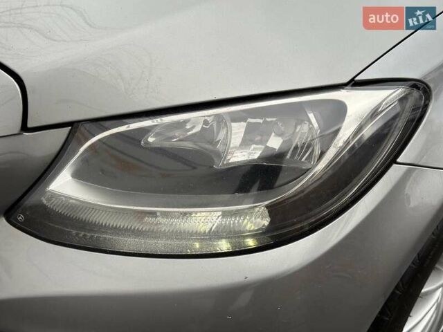 Серый Мерседес Ц-Класс, объемом двигателя 2.14 л и пробегом 290 тыс. км за 13500 $, фото 4 на Automoto.ua