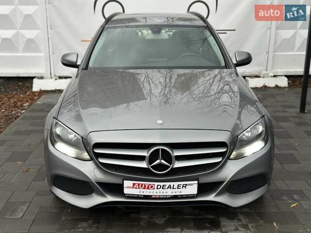 Серый Мерседес Ц-Класс, объемом двигателя 2.14 л и пробегом 290 тыс. км за 13500 $, фото 2 на Automoto.ua