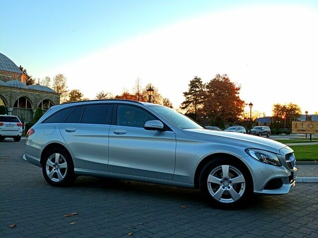 Серый Мерседес Ц-Класс, объемом двигателя 1.6 л и пробегом 72 тыс. км за 18800 $, фото 2 на Automoto.ua