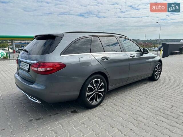 Сірий Мерседес Ц-Клас, об'ємом двигуна 2.14 л та пробігом 297 тис. км за 15950 $, фото 3 на Automoto.ua