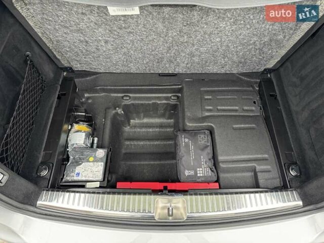 Сірий Мерседес Ц-Клас, об'ємом двигуна 1.6 л та пробігом 171 тис. км за 17900 $, фото 59 на Automoto.ua