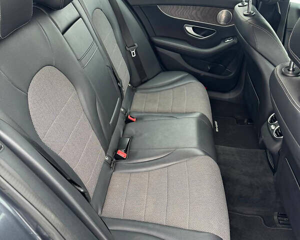 Серый Мерседес Ц-Класс, объемом двигателя 2.14 л и пробегом 290 тыс. км за 15800 $, фото 12 на Automoto.ua