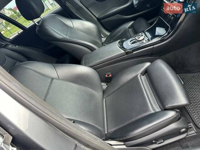 Сірий Мерседес Ц-Клас, об'ємом двигуна 2.14 л та пробігом 297 тис. км за 15950 $, фото 15 на Automoto.ua