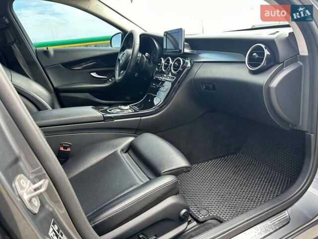 Сірий Мерседес Ц-Клас, об'ємом двигуна 2.14 л та пробігом 297 тис. км за 15950 $, фото 10 на Automoto.ua