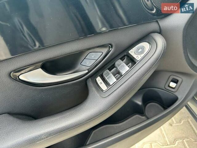 Сірий Мерседес Ц-Клас, об'ємом двигуна 2.14 л та пробігом 297 тис. км за 15950 $, фото 19 на Automoto.ua