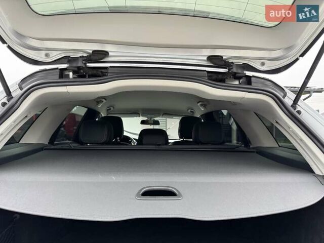 Серый Мерседес Ц-Класс, объемом двигателя 1.6 л и пробегом 170 тыс. км за 17900 $, фото 61 на Automoto.ua