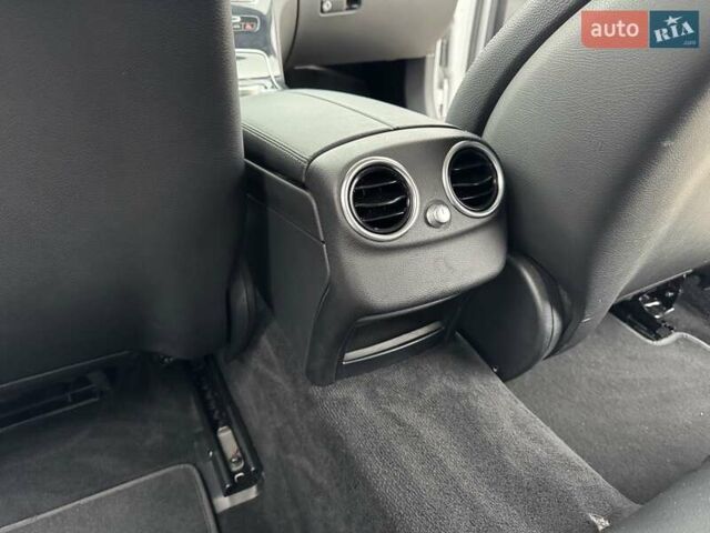 Серый Мерседес Ц-Класс, объемом двигателя 1.6 л и пробегом 170 тыс. км за 17900 $, фото 42 на Automoto.ua