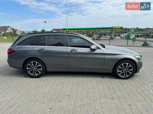 Сірий Мерседес Ц-Клас, об'ємом двигуна 2.14 л та пробігом 297 тис. км за 15950 $, фото 2 на Automoto.ua