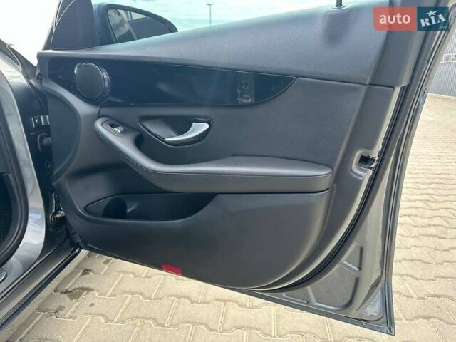 Сірий Мерседес Ц-Клас, об'ємом двигуна 2.14 л та пробігом 297 тис. км за 15950 $, фото 11 на Automoto.ua