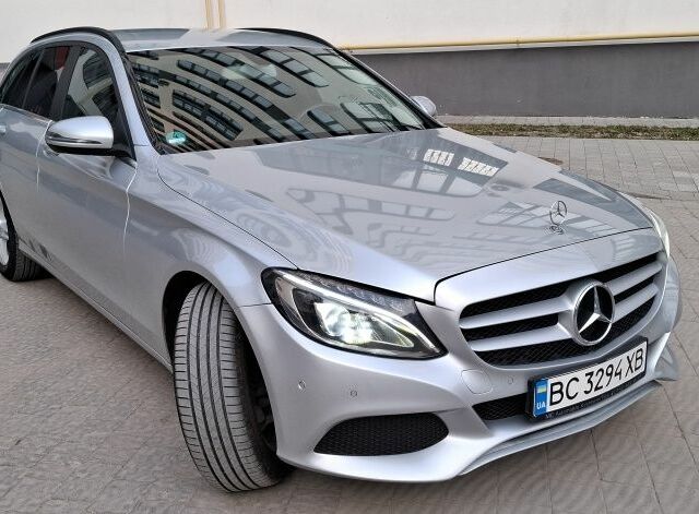 Серый Мерседес Ц-Класс, объемом двигателя 2.1 л и пробегом 305 тыс. км за 18800 $, фото 3 на Automoto.ua